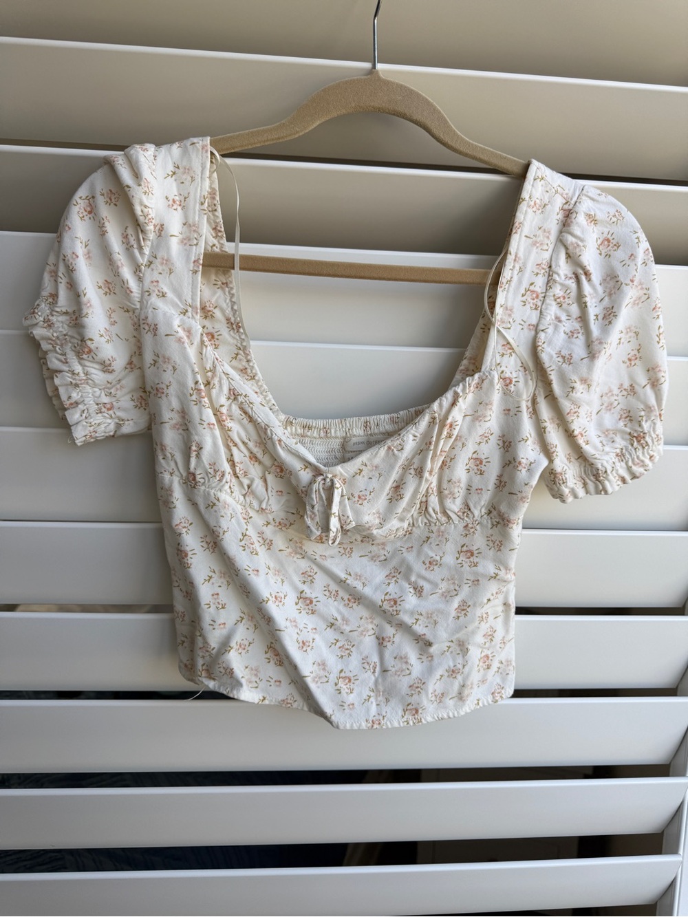 Urban Outfitters Cream Floral Puff-Sleeve Crop Top